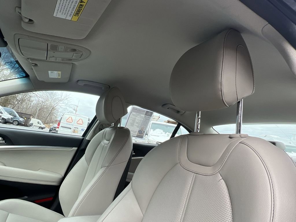 Used 2019 Genesis G70 2.0T Advanced image 22