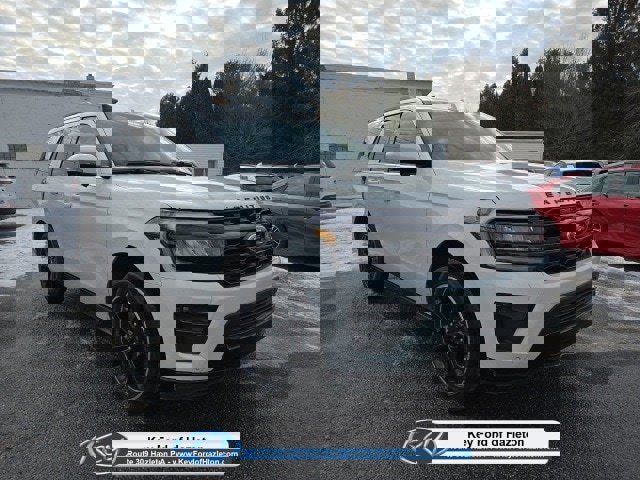 Used 2024 Ford Expedition Limited image 1
