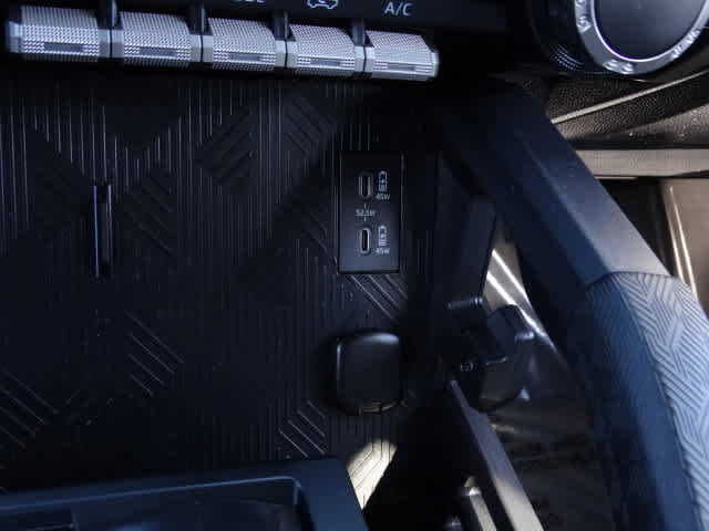 Used 2025 Toyota Tacoma TRD Off-Road image 32