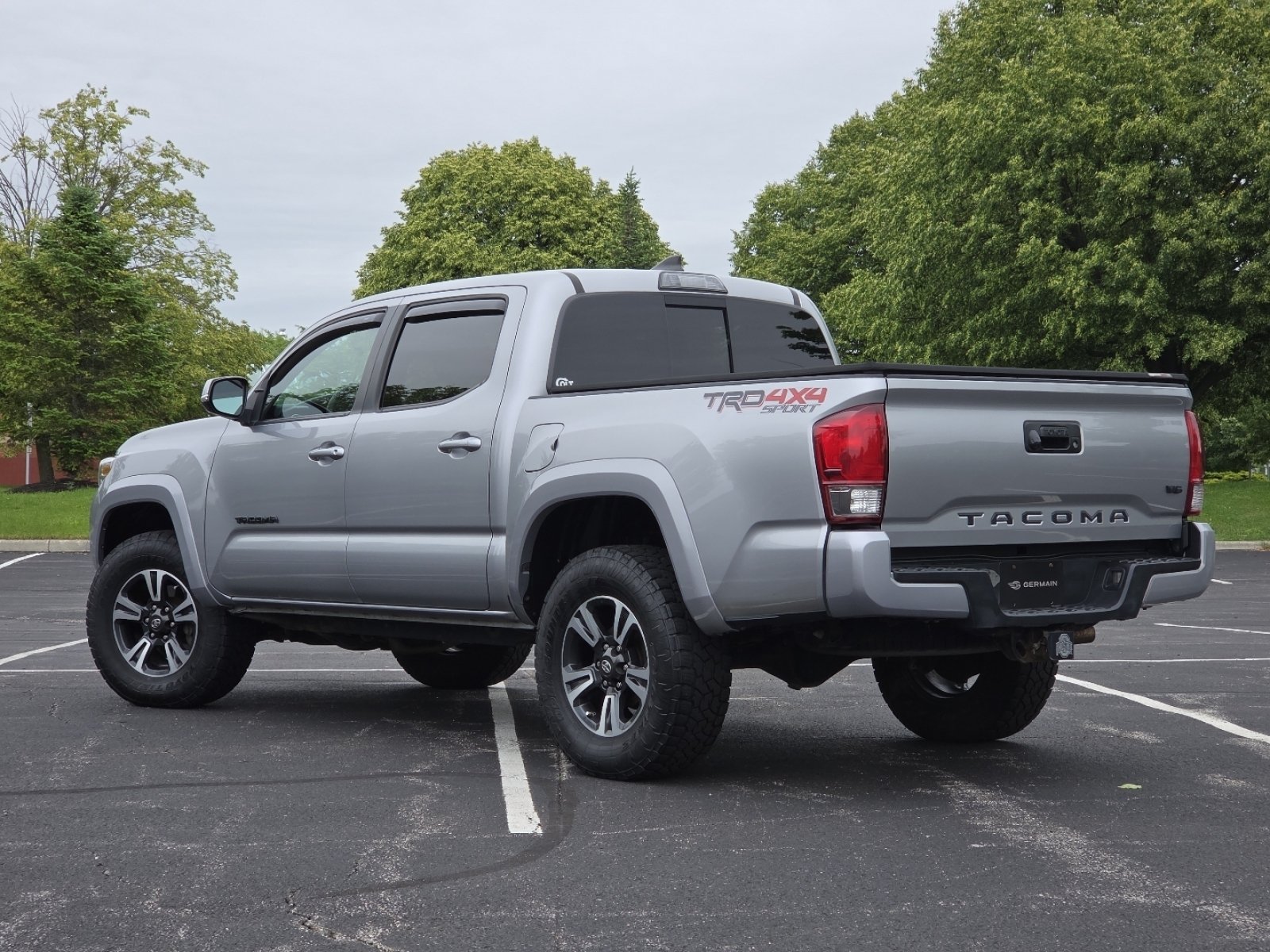 Used 2017 Toyota Tacoma TRD Sport AWD/4WD image 21