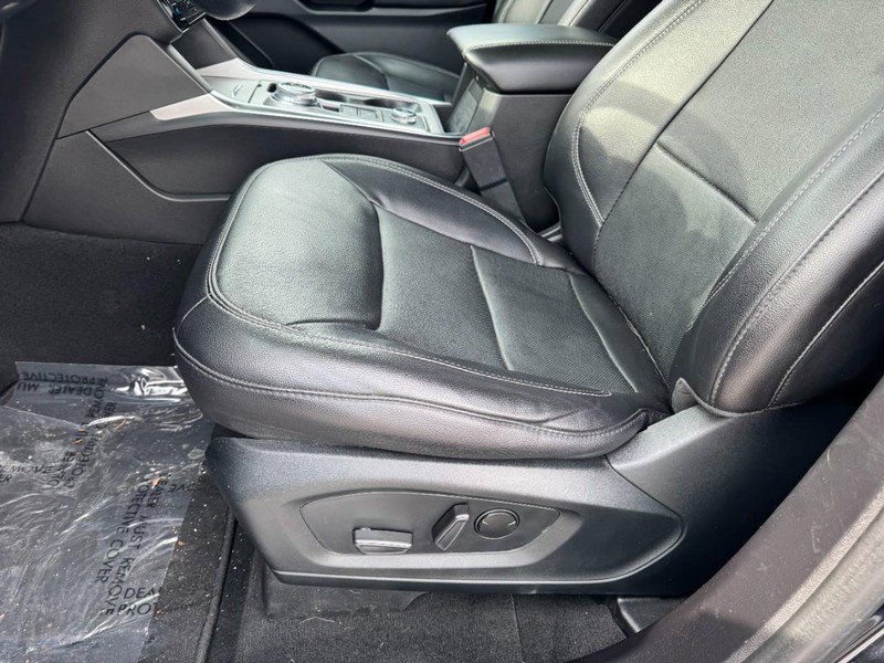 Used 2022 Ford Explorer Limited w/ Equipment Group 301A image 26