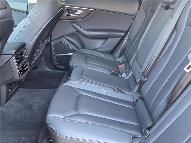 Used 2022 Audi Q8 Prestige w/ Prestige Package AWD/4WD image 17