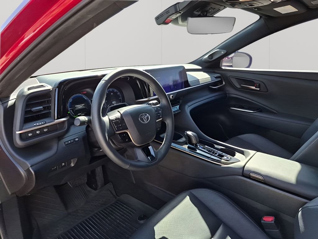 Used 2025 Toyota Crown Signia w/ Advanced Technology Package AWD/4WD image 30