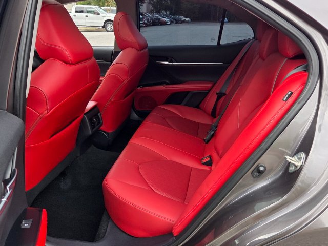 Used 2020 Toyota Camry XSE FWD image 11