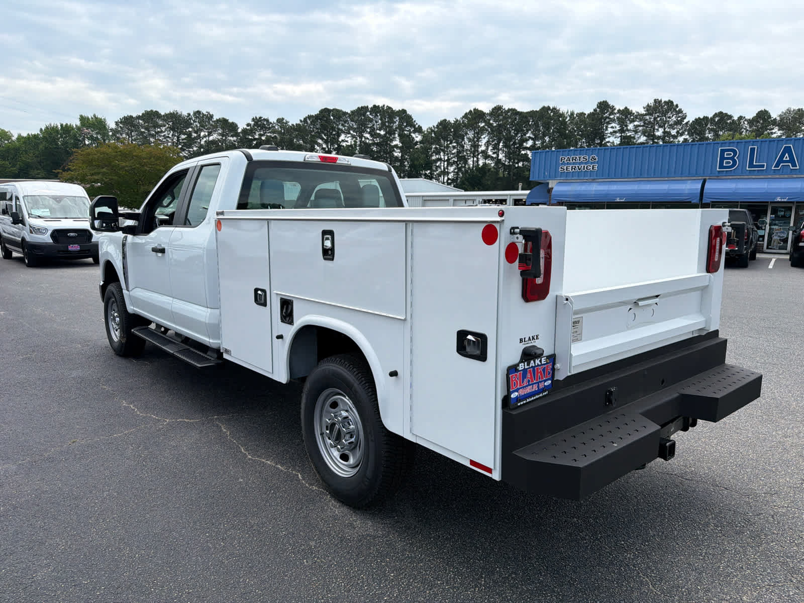New 2025 Ford F250 XL w/ FX4 Off-Road Package AWD/4WD image 5