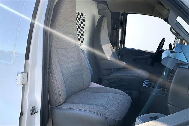 Used 2023 GMC Savana 3500 w/ Driver Convenience Package RWD image 28