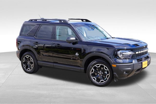 Used 2025 Ford Bronco Sport Outer Banks w/ Outer Banks Tech Package+ AWD/4WD image 2