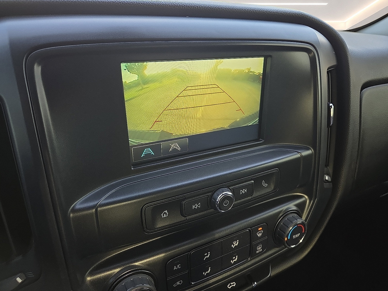 Used 2019 Chevrolet Silverado 1500 Custom w/ Custom Convenience Package RWD image 17
