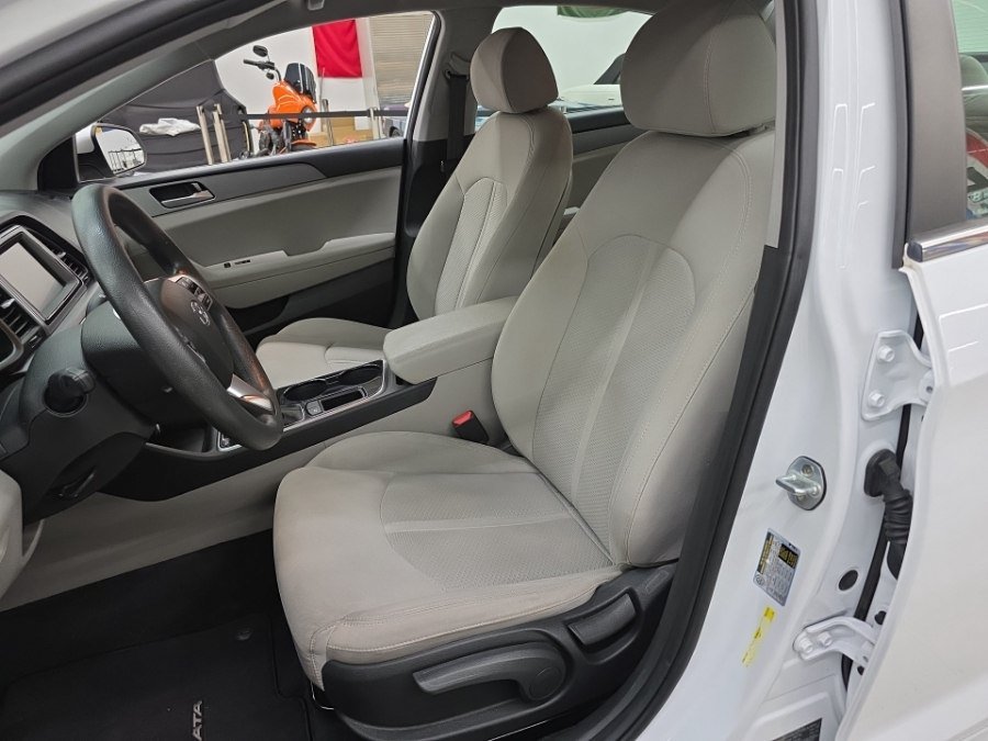 Used 2019 Hyundai Sonata SE w/ Cargo Package FWD image 7