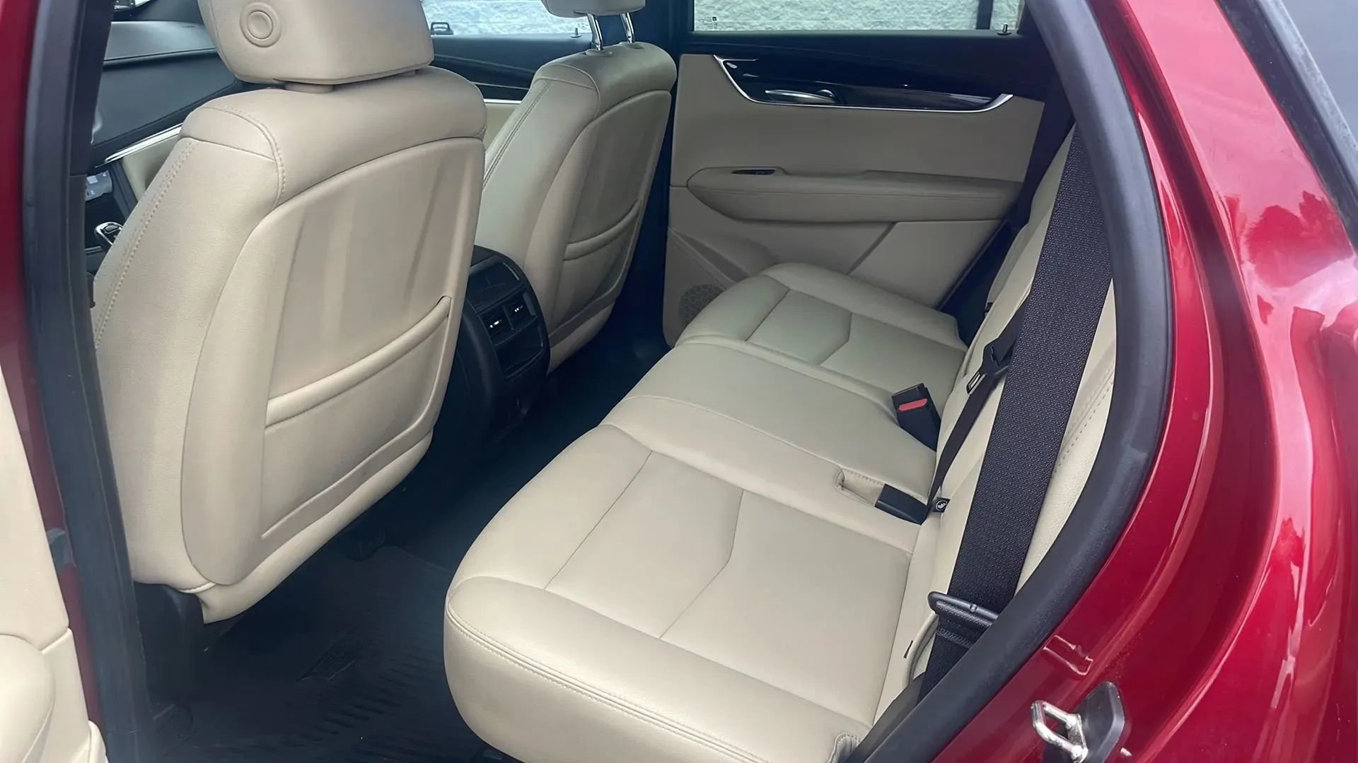 Used 2019 Cadillac XT5 Sport Utility 4D image 23