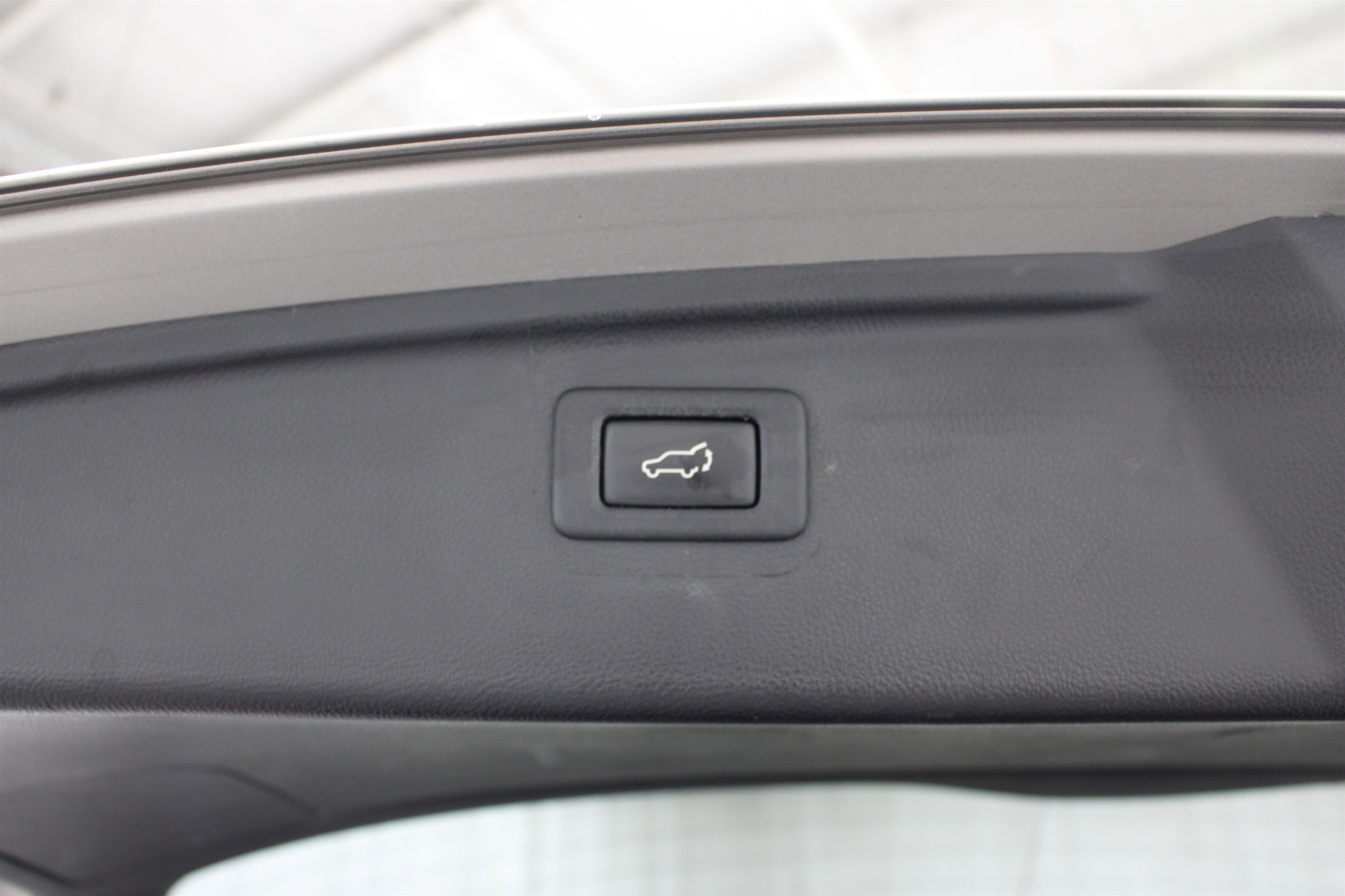 Used 2017 Subaru Outback 3.6R Limited image 25