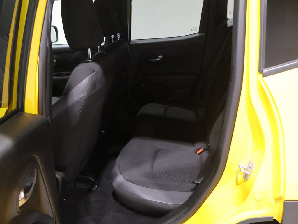 Certified 2018 Jeep Renegade Altitude w/ Safety & Security Group AWD/4WD image 18