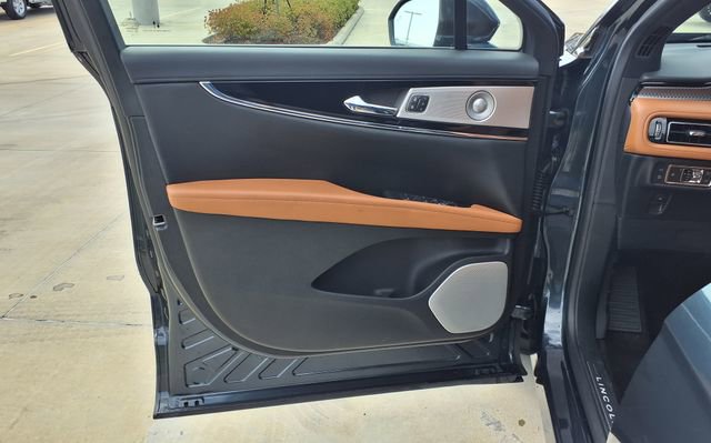 Used 2022 Lincoln Nautilus Black Label AWD/4WD image 16