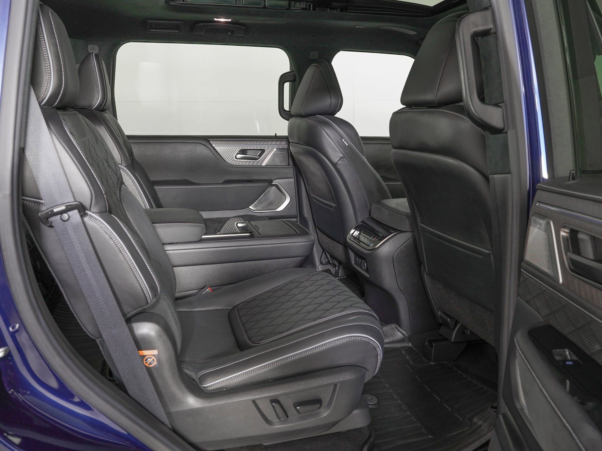 Used 2025 INFINITI QX80 Autograph AWD/4WD image 10