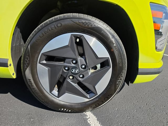 Used 2024 Hyundai Kona SEL FWD image 3
