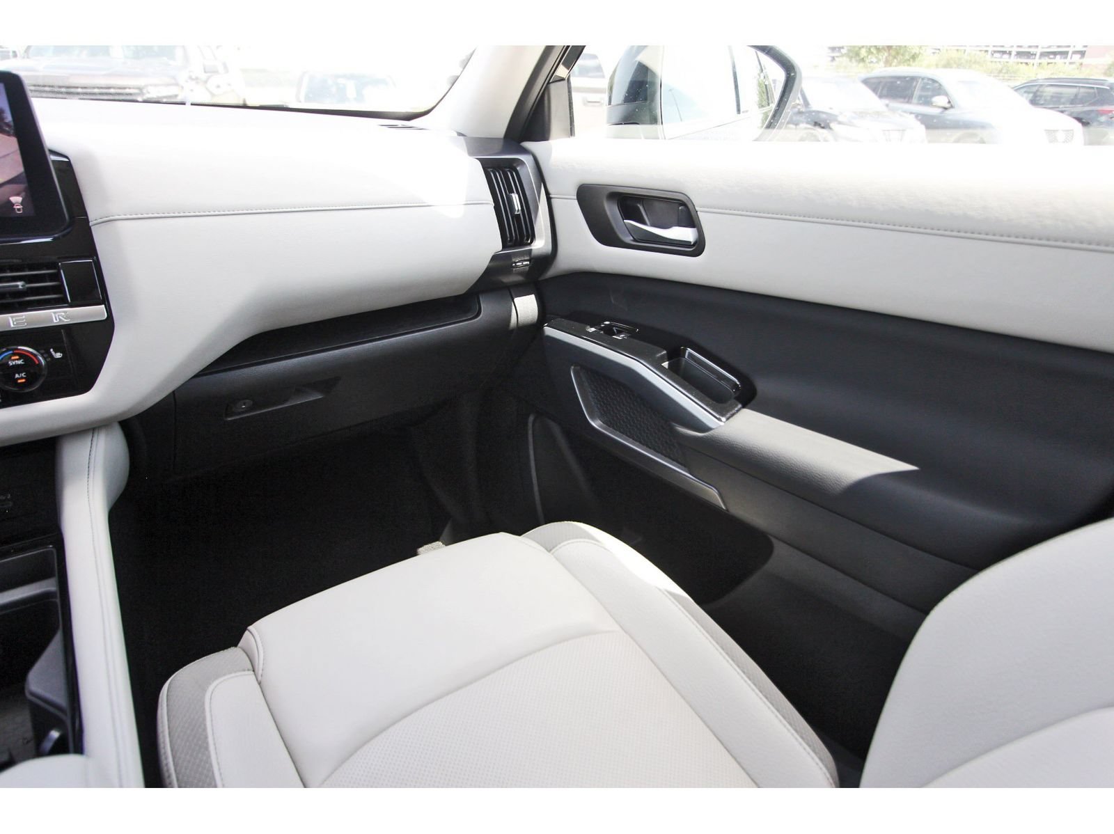 Certified 2026 Nissan Pathfinder SL AWD/4WD image 14