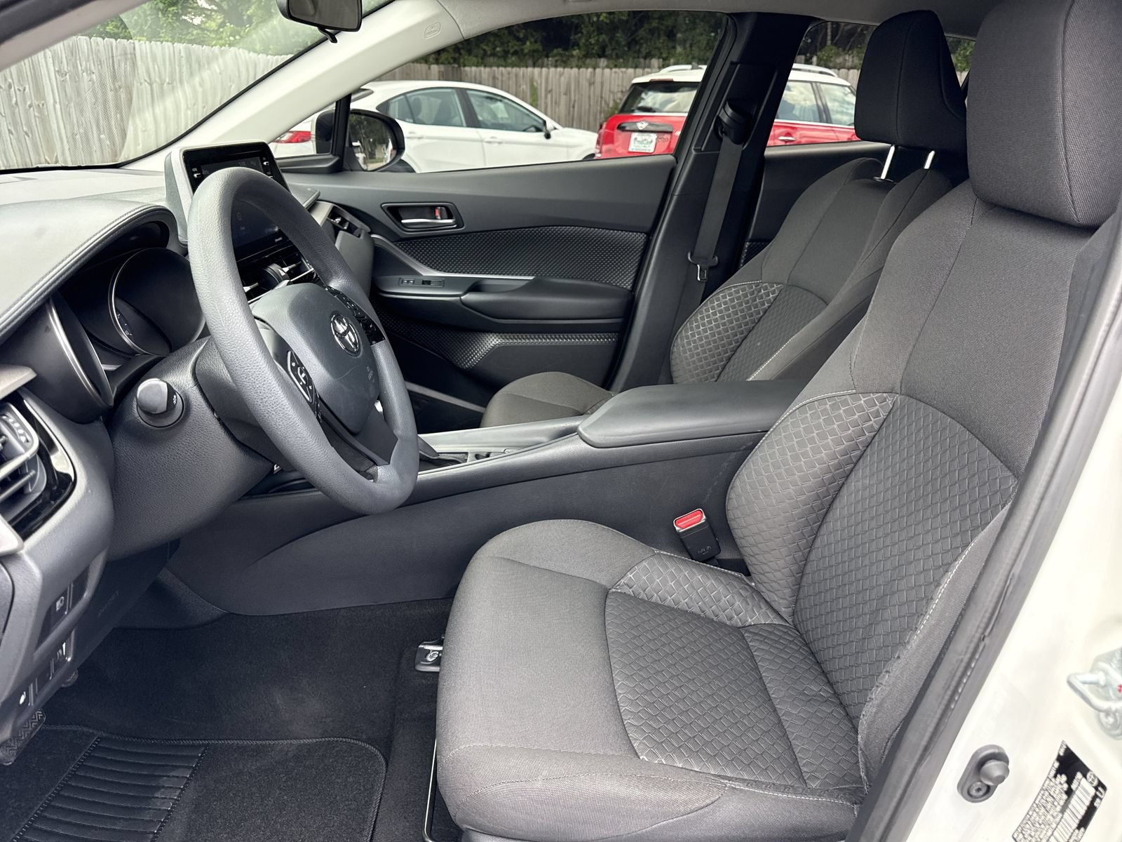 Used 2021 Toyota C-HR LE FWD image 9