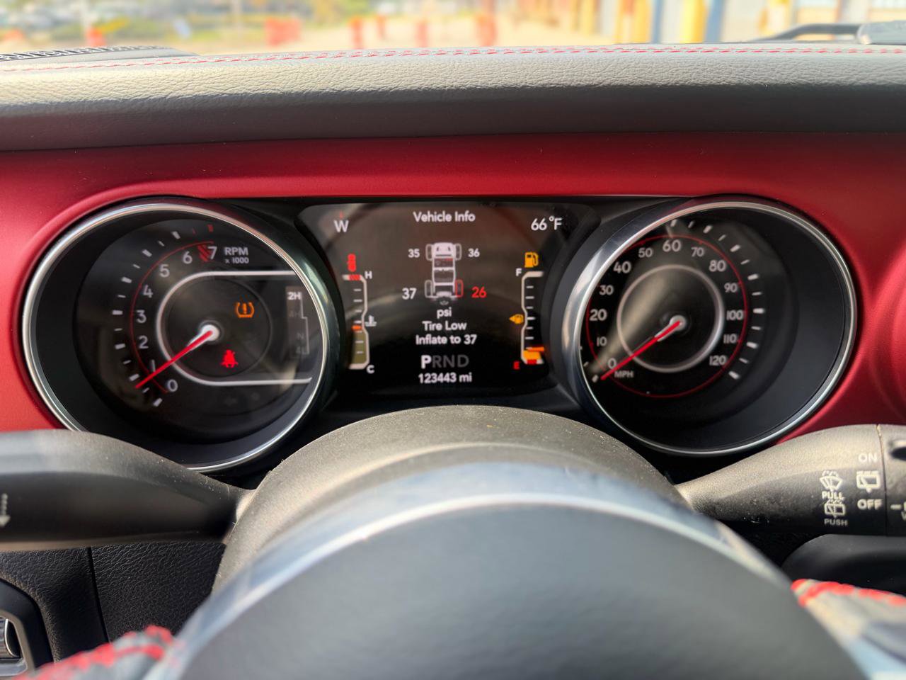 Used 2018 Jeep Wrangler Unlimited Rubicon AWD/4WD image 17