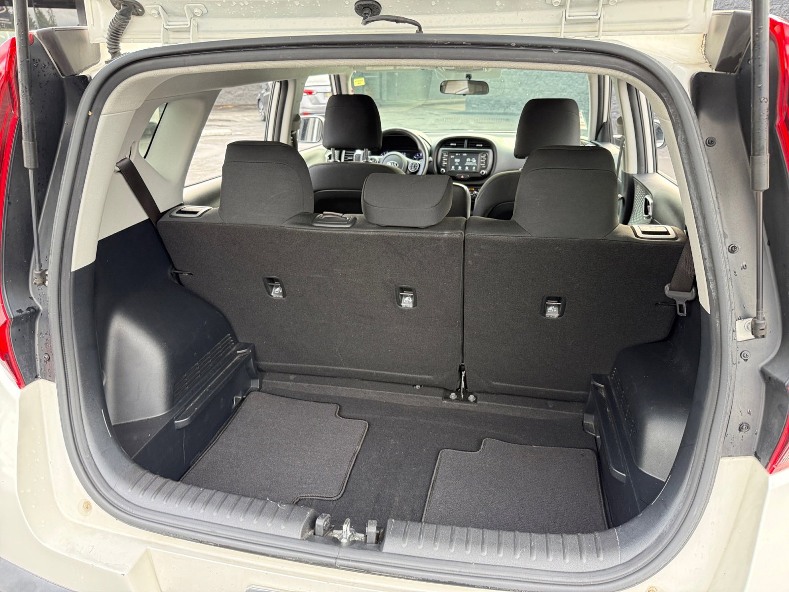 Used 2021 Kia Soul LX image 18