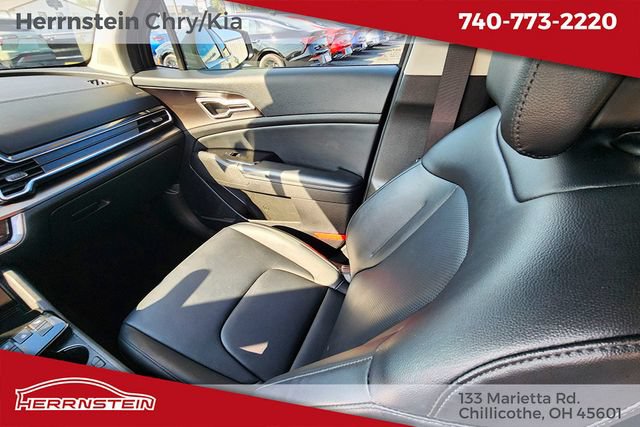 Used 2023 Kia Sportage EX AWD/4WD image 11