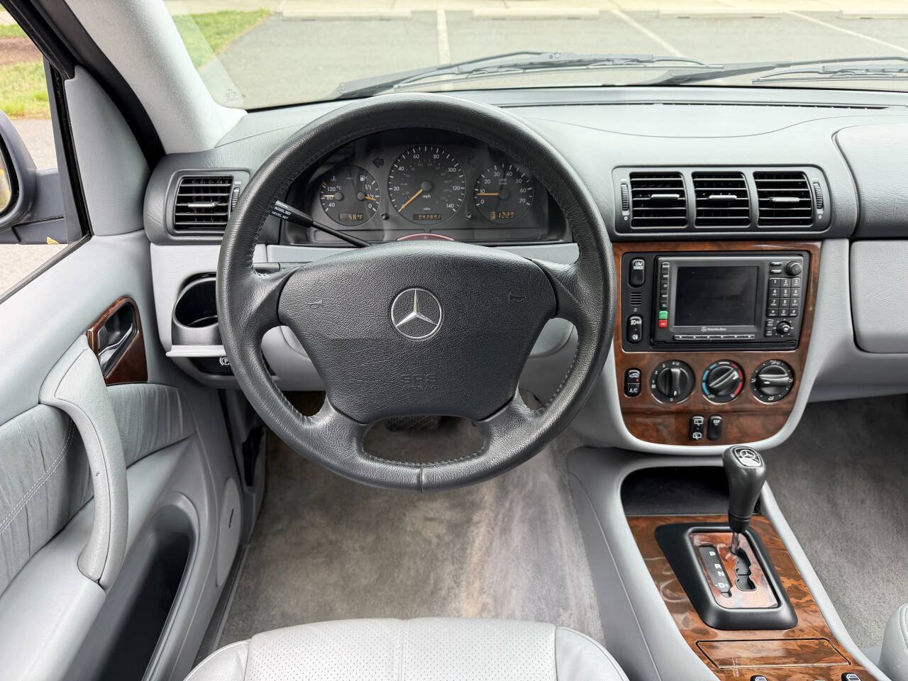 Used 2001 Mercedes-Benz ML 320 4MATIC image 16