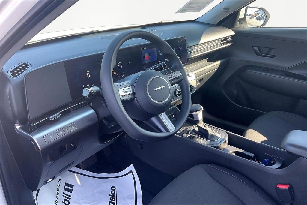 Used 2024 Hyundai Kona SE image 19