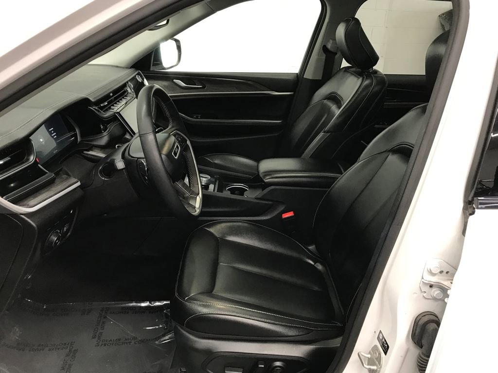 Used 2024 Jeep Grand Cherokee Limited 4xe image 9