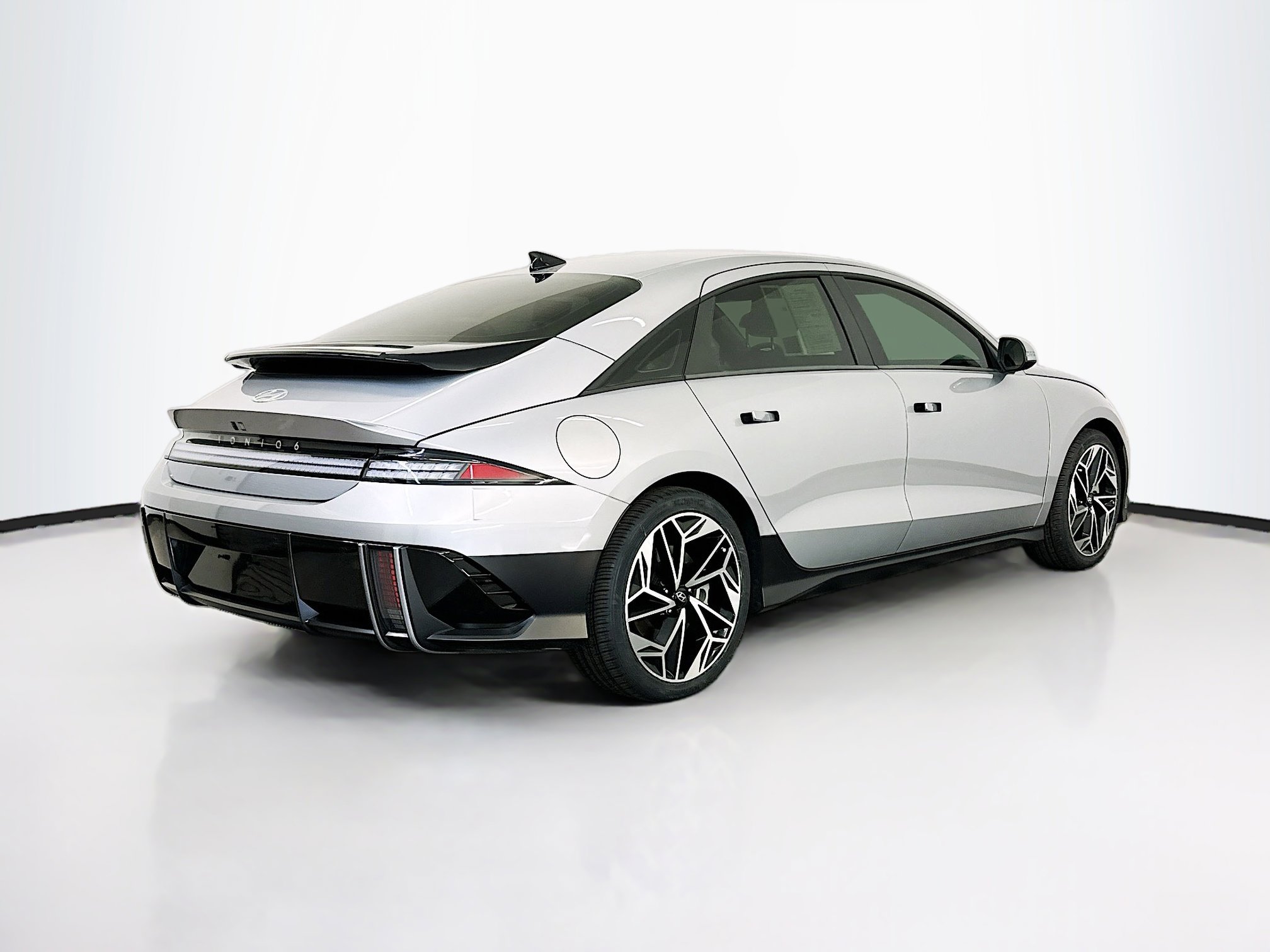 Used 2024 Hyundai Ioniq 6 SEL AWD/4WD image 9