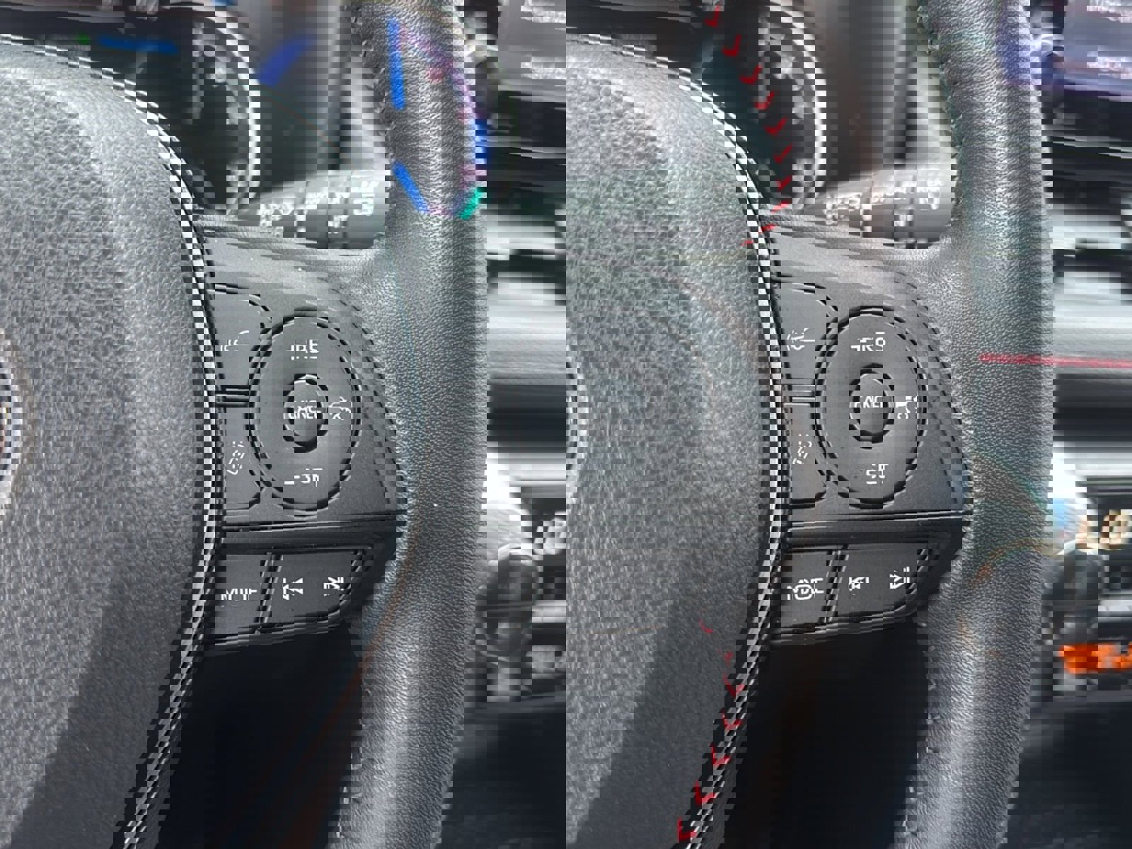 Used 2022 Toyota RAV4 SE w/ Weather & Moonroof Package image 31