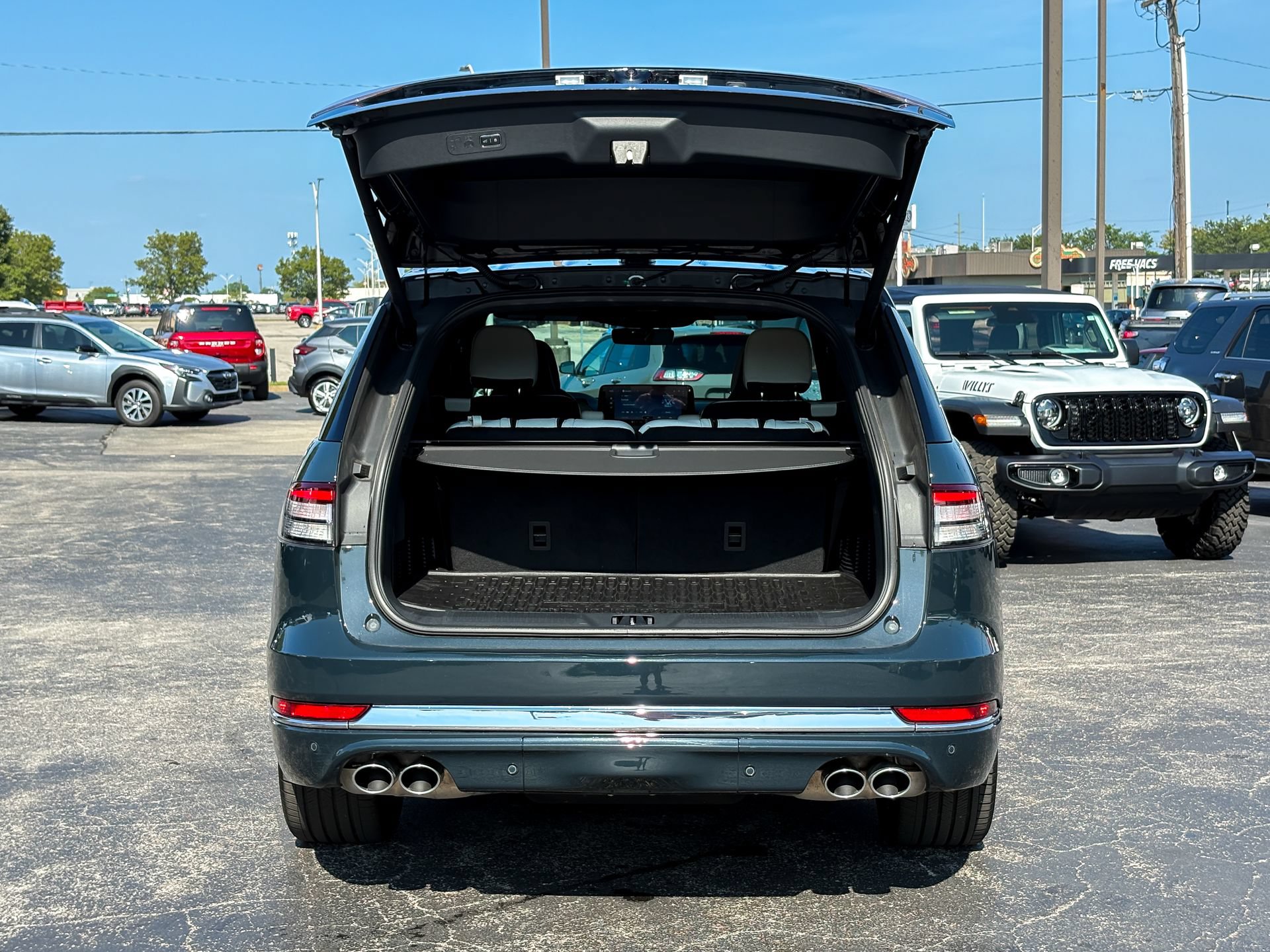 Used 2026 Lincoln Aviator Black Label w/ Dynamic Handling Package AWD/4WD image 35