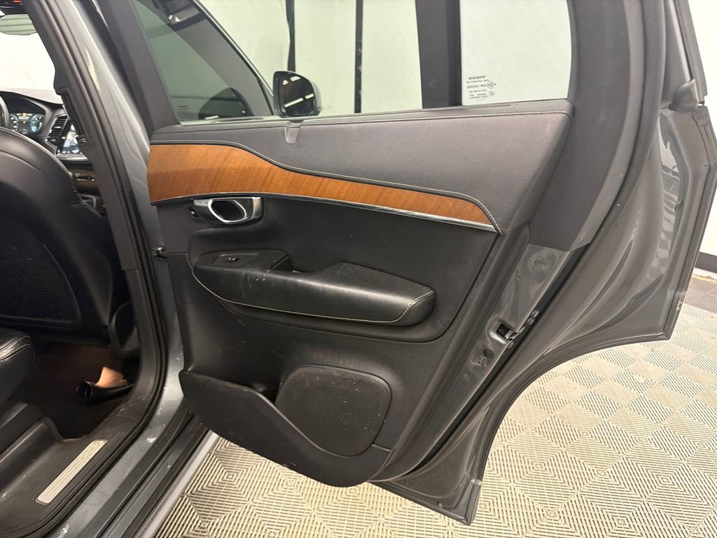 Used 2018 Volvo XC90 T6 Inscription w/ Convenience Package image 18