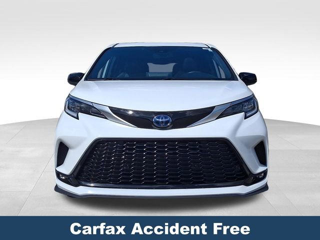 Used 2023 Toyota Sienna XSE image 3