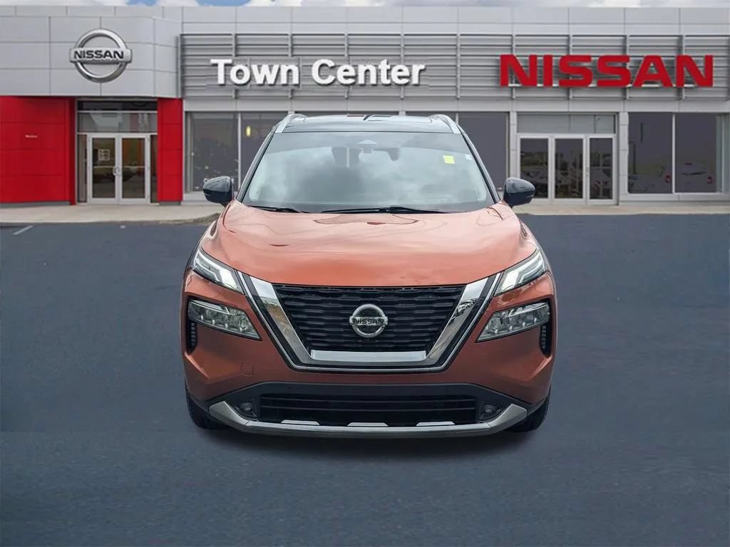 Used 2021 Nissan Rogue Platinum FWD image 2