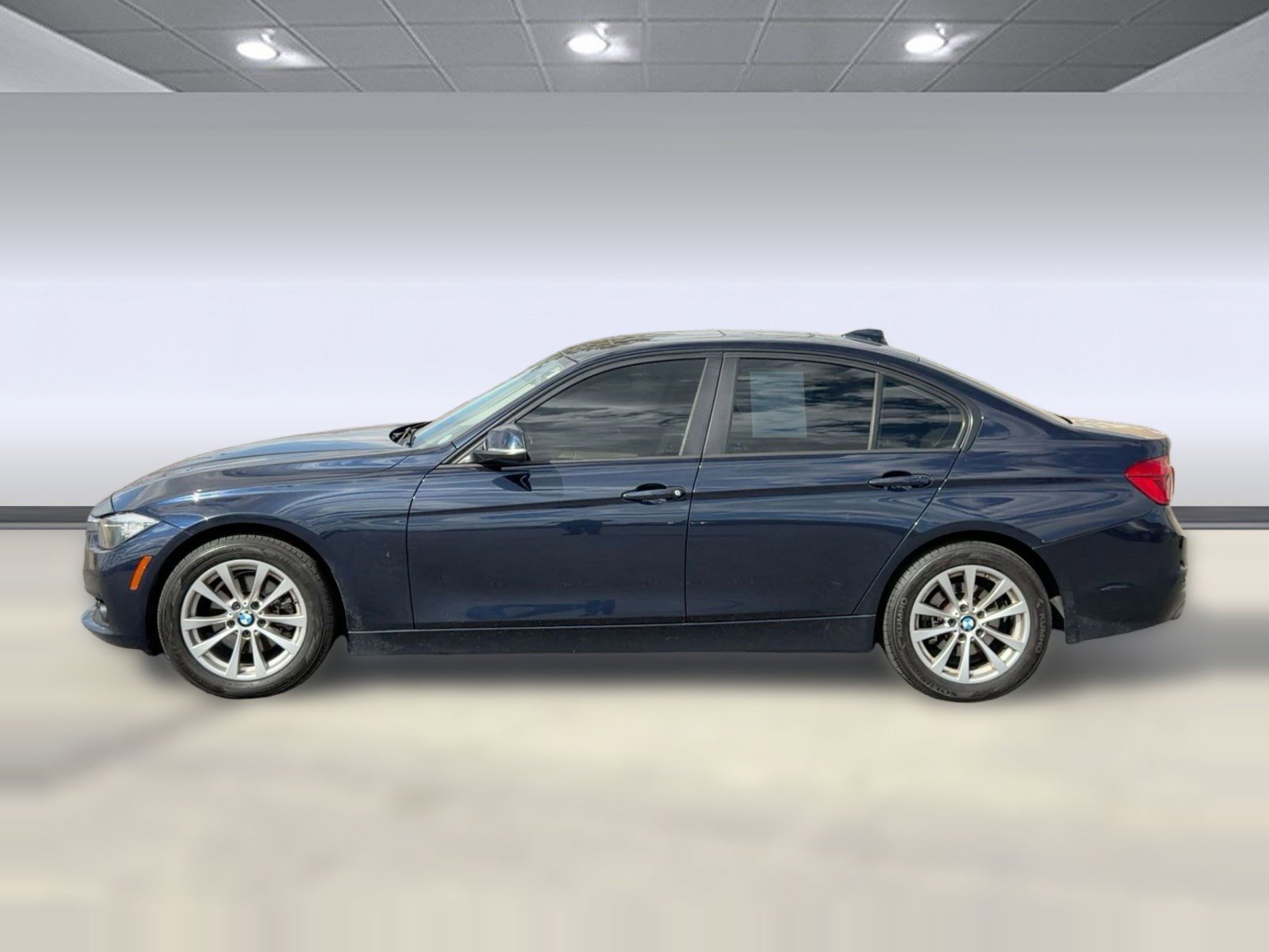 Used 2017 BMW 320i xDrive Sedan image 2