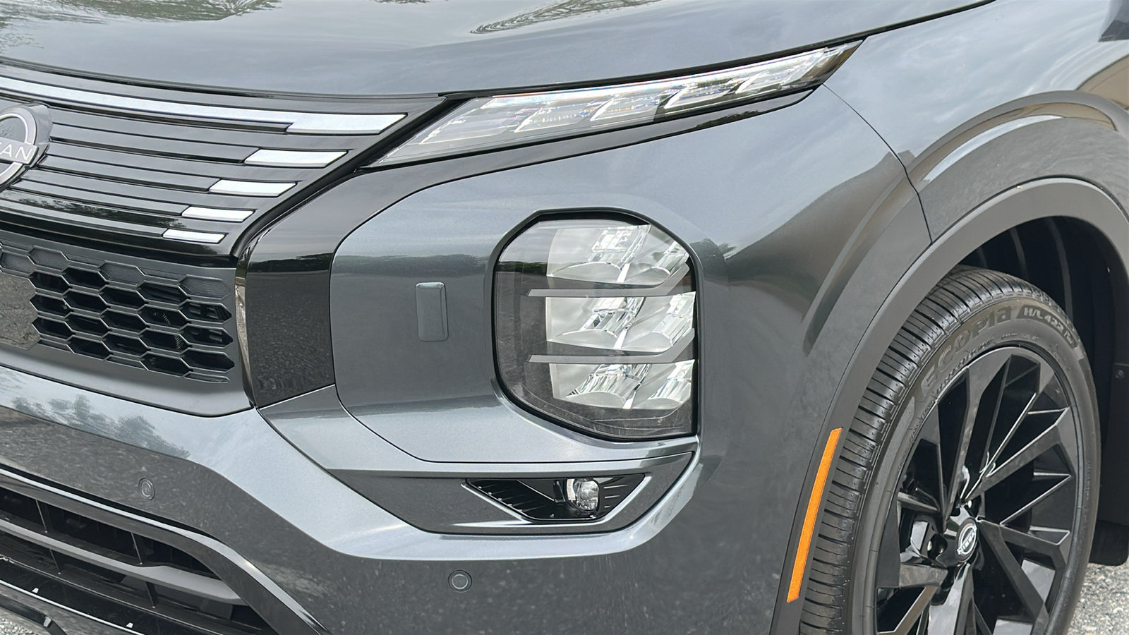 New 2026 Nissan Rogue SL w/ Family Package AWD/4WD image 4