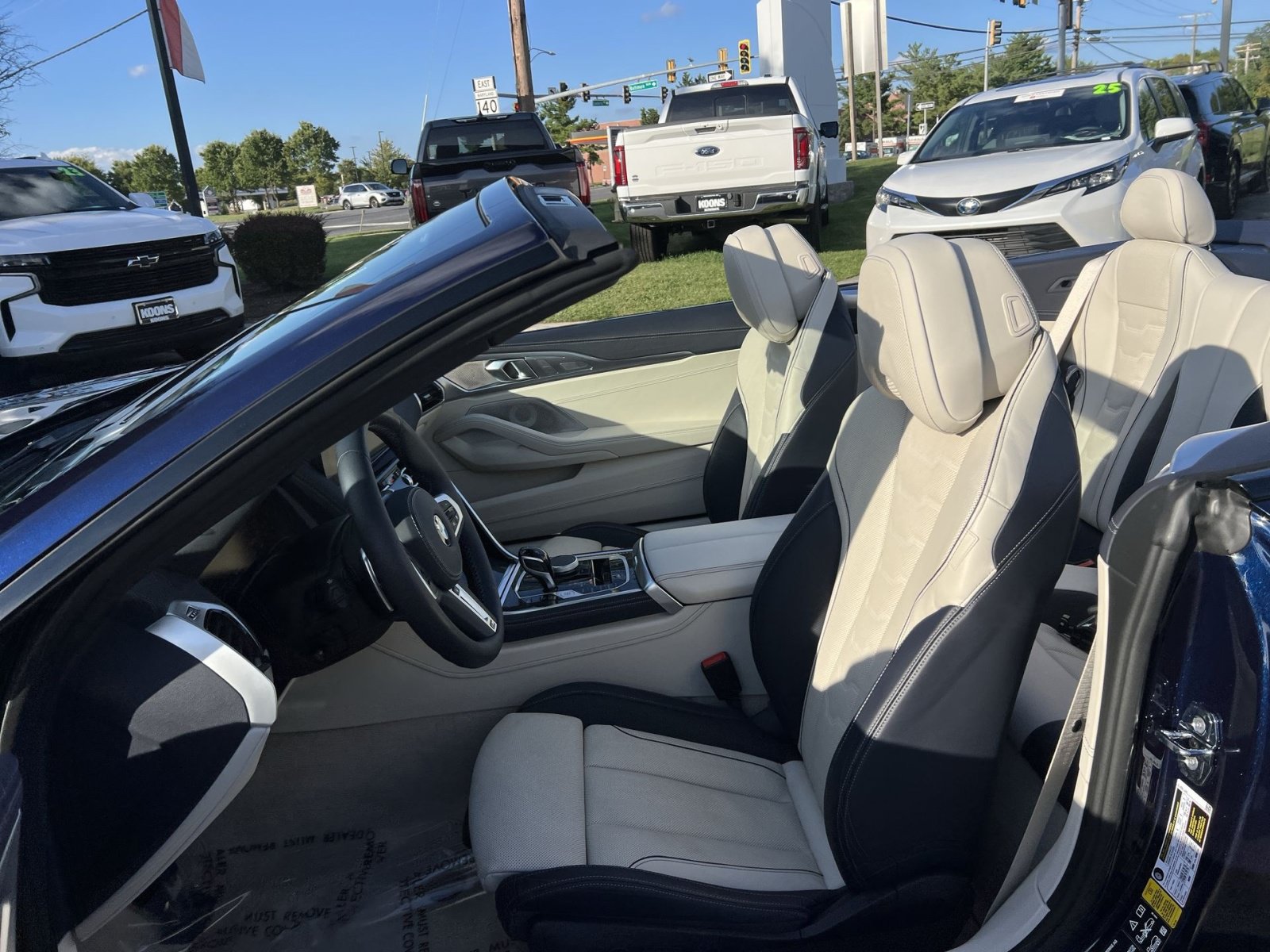 Used 2023 BMW M850i xDrive Convertible AWD/4WD image 13