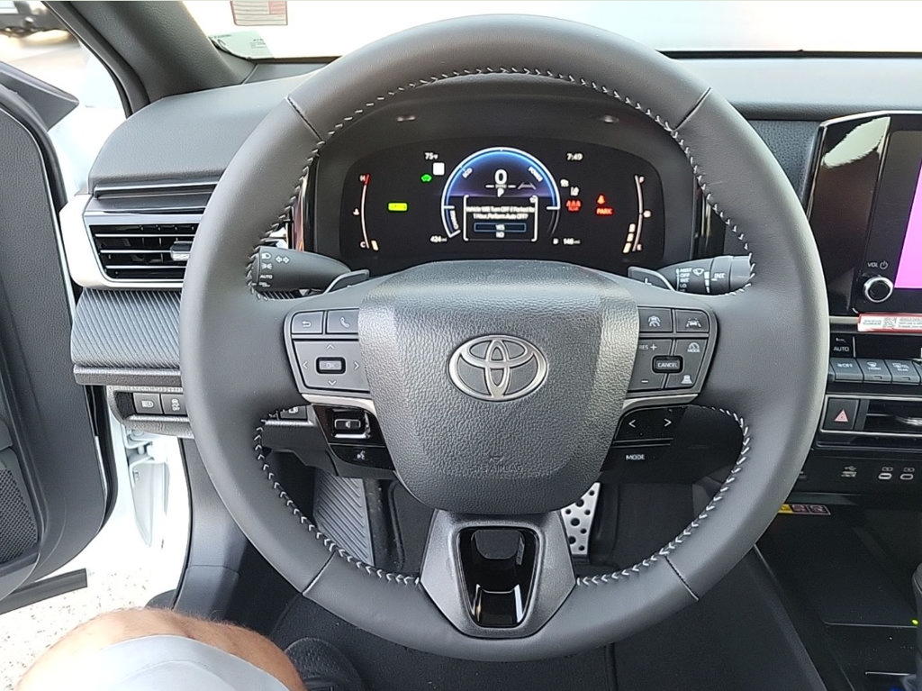 Used 2026 Toyota Camry SE FWD image 11