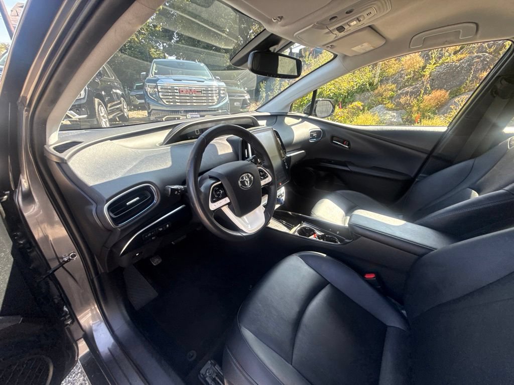 Used 2018 Toyota Prius Four Touring w/ Premium Convenience Package FWD image 16