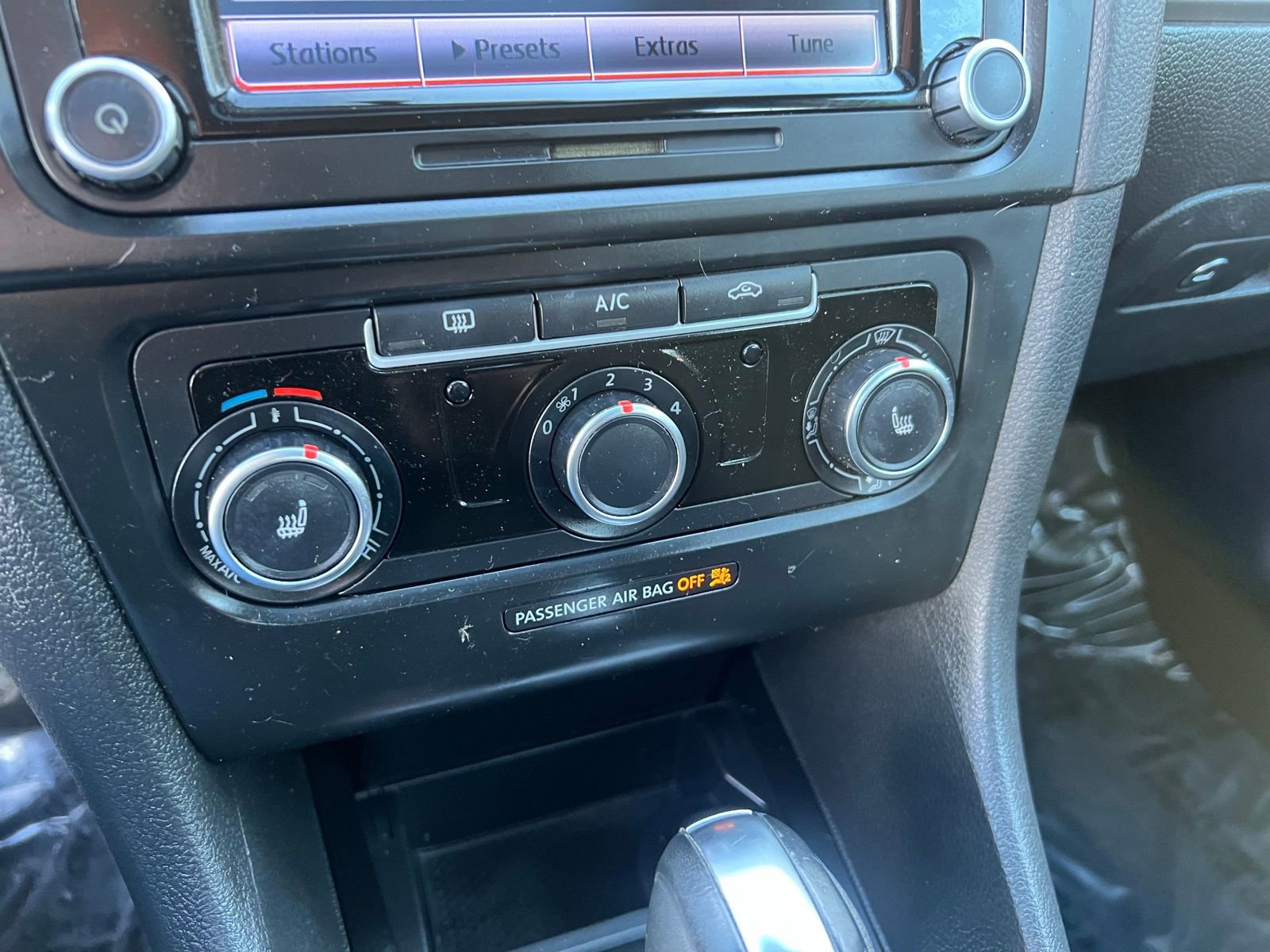 Used 2014 Volkswagen Golf 4-Door image 21