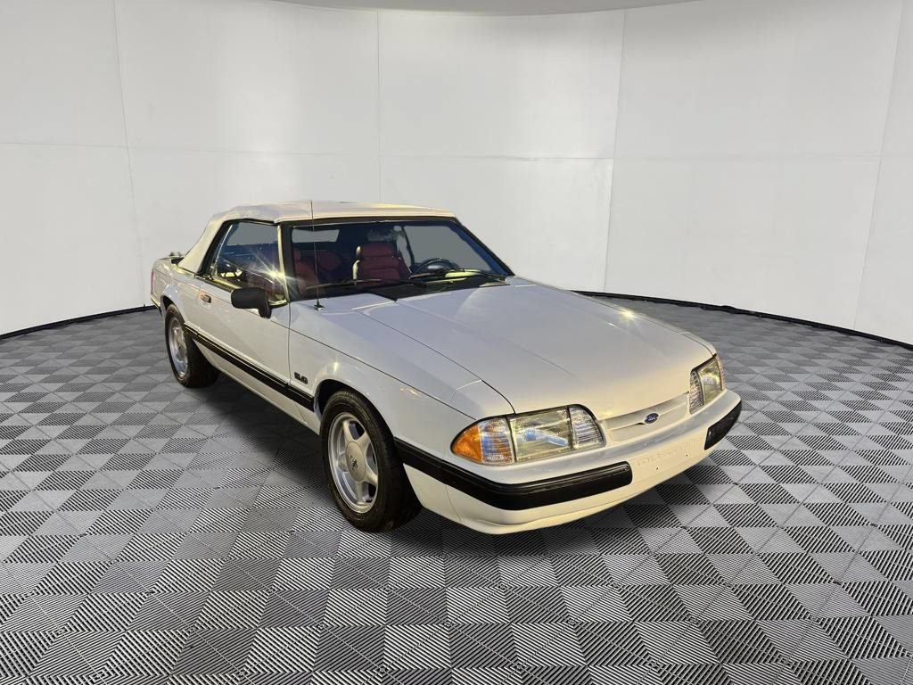 Used 1990 Ford Mustang LX RWD image 3