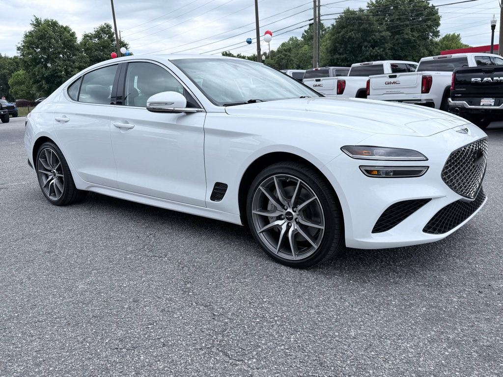 Used 2025 Genesis G70 2.5T AWD/4WD image 2