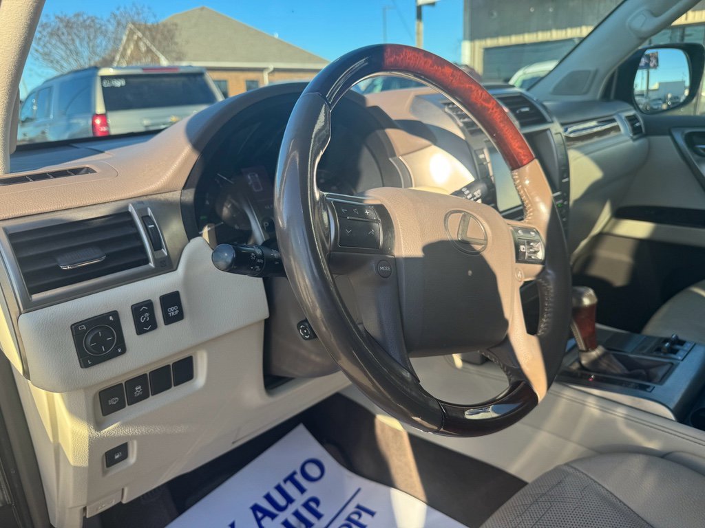 Used 2016 Lexus GX 460 image 17