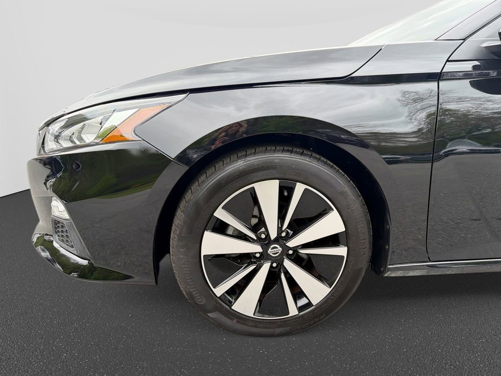 Used 2022 Nissan Altima 2.5 SV FWD image 11