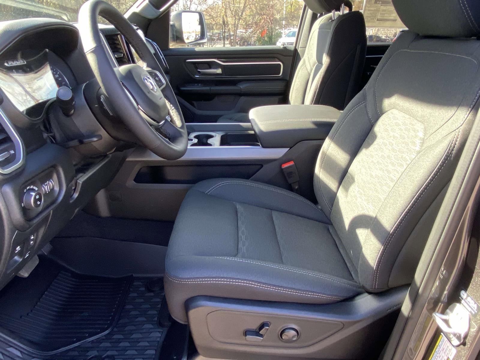 New 2026 RAM 1500 4x4 Crew Cab image 15