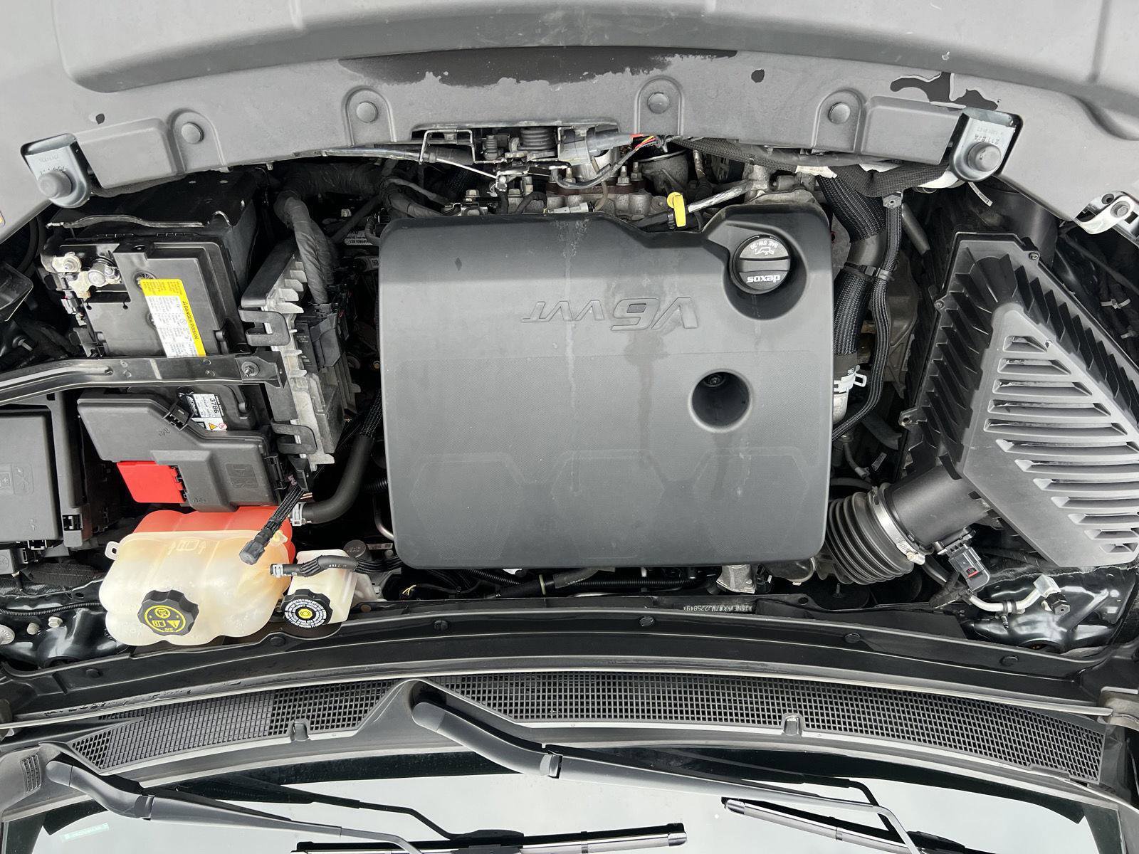 Used 2021 Chevrolet Traverse Premier image 37