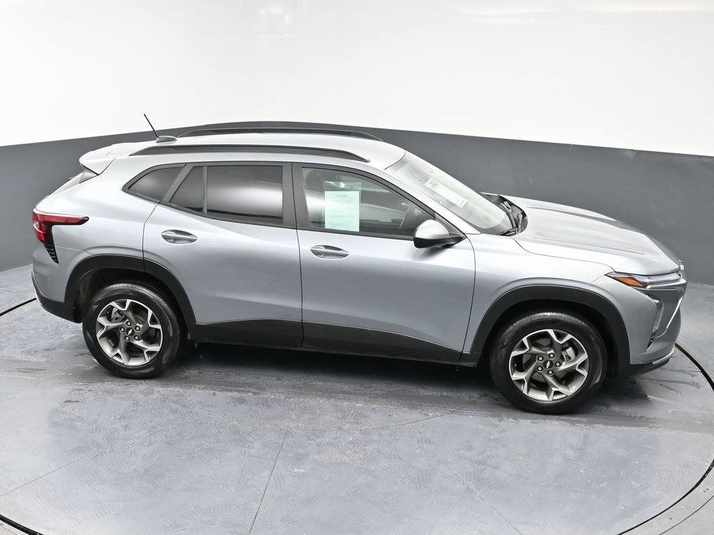 Used 2024 Chevrolet Trax LT image 42