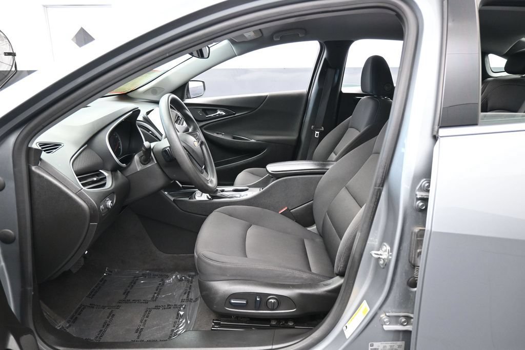 Used 2024 Chevrolet Malibu LT FWD image 11