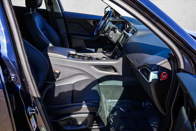 Used 2017 Jaguar F-PACE AWD/4WD image 28