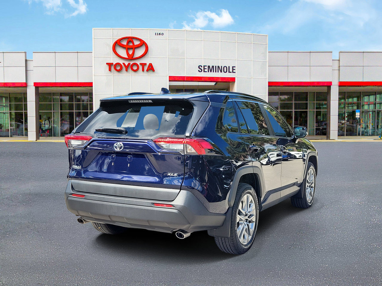 Used 2025 Toyota RAV4 XLE Premium FWD image 3
