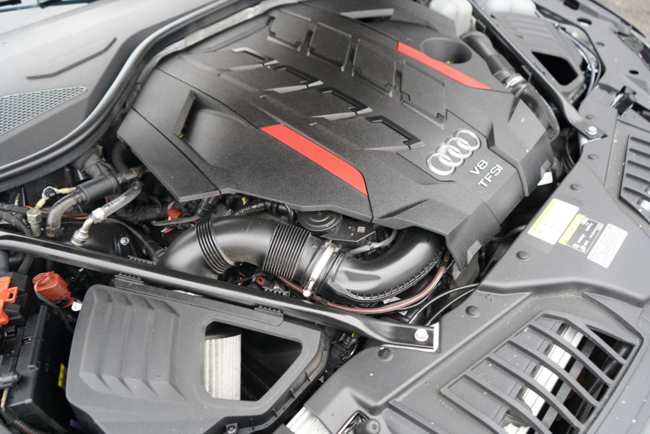 Used 2022 Audi S8 w/ S8 Comfort Plus Package image 72